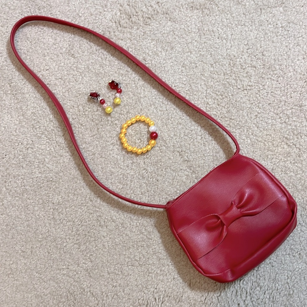 LIKE NEW girls dress up set: Red Mini Crossbody Bag w/ clip-on earrings/bracelet